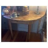 HALF ROUND TABLE 42"x22"x29"