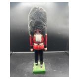 12" ENGLISH GUARD NUTCRACKER