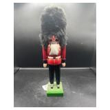 12" ENGLISH GUARD NUTCRACKER