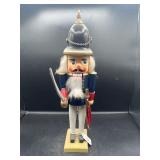 15" SWORDSMAN NUTCRACKER