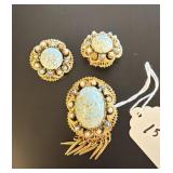 PAIR OF FLORENZA CLIP ON EARRINGS & MATCHING....