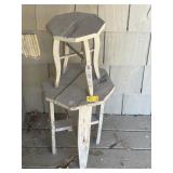 2 LITTLE WOODEN PLANT STANDS