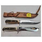 (2) FIXED BLADE KNIVES W/ ANTLER HANDLES (2) FIXED BLADE KNIVES W/ ANTLER HANDLES