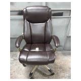 EXECUTIVE STYLE ROLLING DESK CHAIR
