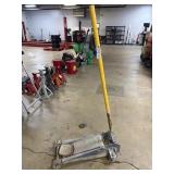ROLLING FLOOR JACK