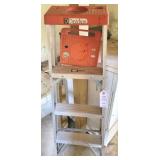 DAVIDSON 4 FT. ALUM LADDER