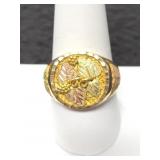 10K YELLOW GOLD MANS RING W/GRAPE LEAVES -