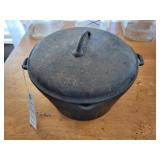 4 QT CAST IRON POT W/LID