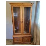 8 GUN OAK GLASS DOOR GUN CABINET
