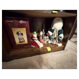 ASSORTMENT OF CHRISTMAS ITEMS, SANTAS, ETC.