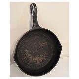 WAGNERWARE NO 8 CAST IRON SKILLET