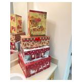 8PC CHRISTMAS BOXES & DISPLAY