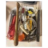 RECTANGULAR BAKING DISH W/ ASSTD KITCHEN ITEMS