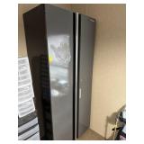 HUSKY 2 DOOR METAL CABINET (NO KEY)