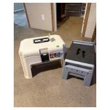 RUBBERMAID STEP STOOL TOOL BOX & TOOLS