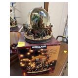 MUSICAL WATERGLOBE W/ REVOLVING BASE