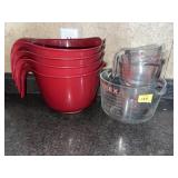 6 GLASS PYREX MEASURING CUPS ASSTD SIZES &....