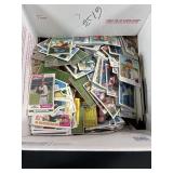 BOX OF MIXED BASEBALL CARDS