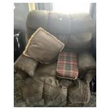 GREEN RECLINER