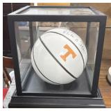 TENNESSEE BASKETBALL - AUTOGRAPHED -
