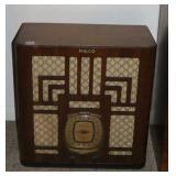 1930S PHILCO TOMBSTONE STYLE RADIO