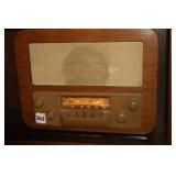 1940S OR 50S SILVERTONE RADIO