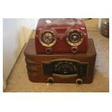 2 VINTAGE TABLE RADIOS NON WORKING