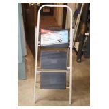 3-STEP STEP STOOL
