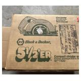 BLACK & DECKER 5-1/2 IN CIRCULAR SAW & BUFFER