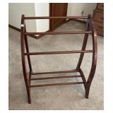 WOOD QUILT RACK