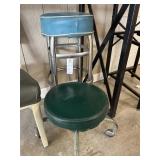 METAL STOOL/CHAIR & ROLL AROUND STOOL