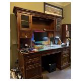 TRADITIONAL-STYLE EXECUTIVE /COMP. DESK
