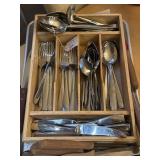 70PC FLATWARE SET W/ OAK TRAY