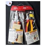 INSULATED 1000V PAIR OF WIRE CUTTERS & INSULATED..