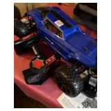 REMOTE CONTROL CAR - PIRANHA TR10