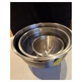 3PC SET OF KIRKLAND STAINLESS STEEL MIXING BOWLS
