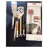 BBQ/GRILL ACCESSORIES - SPATULAS, TONGS & BRUSH