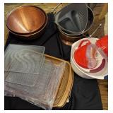 (2) CRISPER TRAYS, OVEN WIRE SHELF RACKS, MUFFIN P