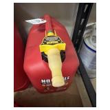 5GAL GAS & 1 JUG GAS (FULL OF GAS)