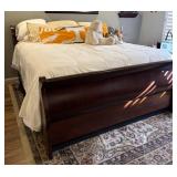 KING SIZE MAHOGANY SLEIGH BED W/ SCRATCHES & BEDDI