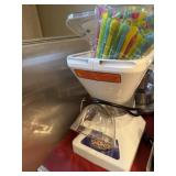 LITTLE SNOWIE ICE SHAVER, BAG OF COLORFUL STRAWS