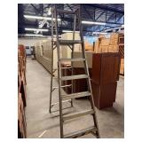 ALUMINUM STEP LADDER 92"