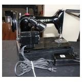 1958 SINGER FEATHER WEIGHT SEWING MACHINE