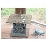 CAST IRON GARDEN LANTERN & METAL FROG