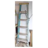 WERNER 6 FT FIBERGLASS STEP LADDER
