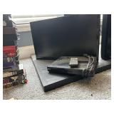 Small 21' Samsung tv with remote