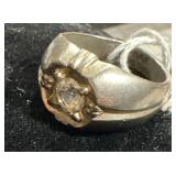 Menï¿½s gold electroplate ring with clear stone 9.5g