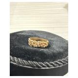 14 k gold nugget ring with diamond chips 5.7g