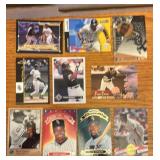 10 baseball cards featuring Frank Thomas