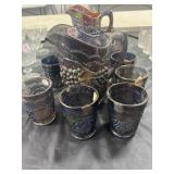 CARNIVAL GLASS PITCHER W/ 6 GLASSES -GRAPE PATTERN